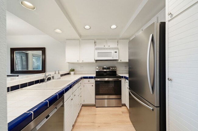 Building Photo - 2 bedroom Condo