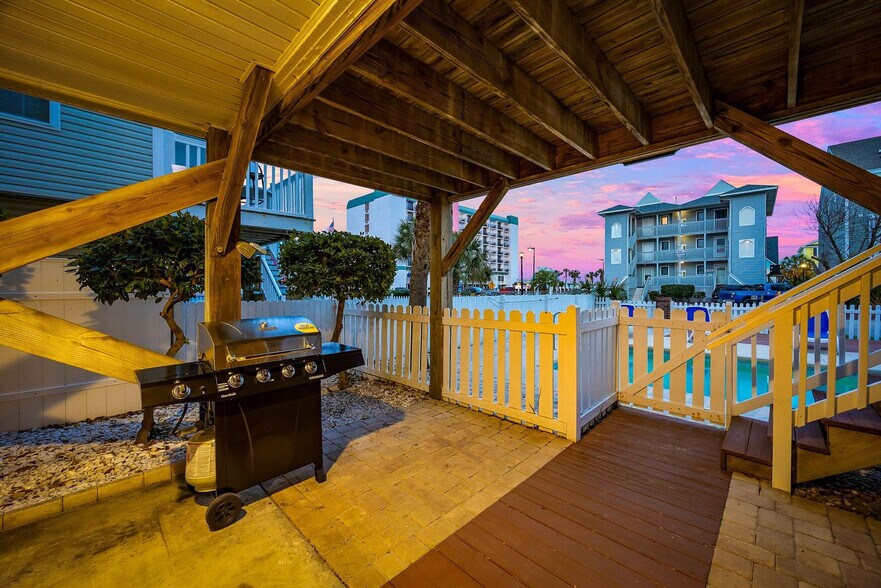 Building Photo - 111A S Yaupon Dr