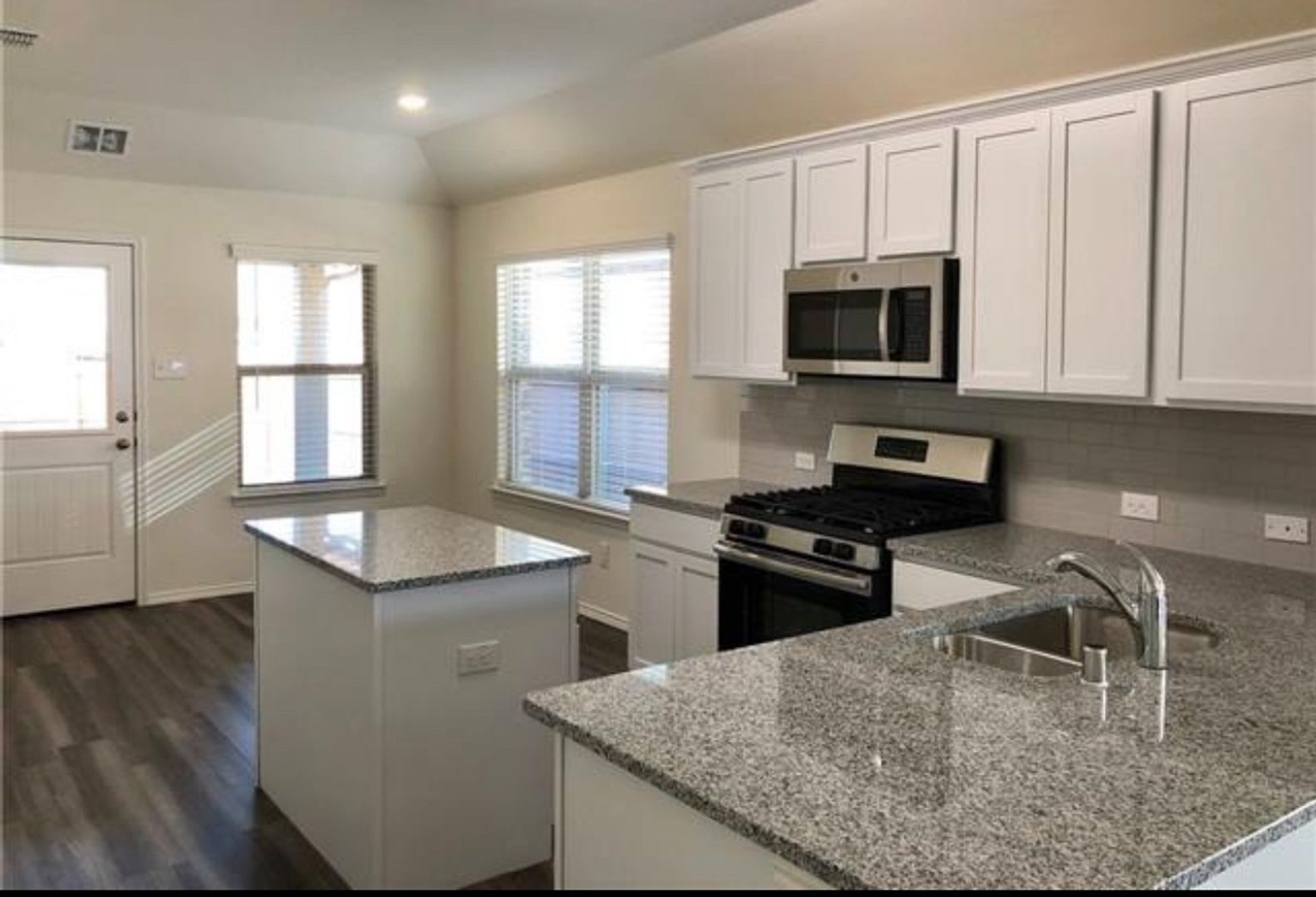 Building Photo - 4002 Bighorn Dr