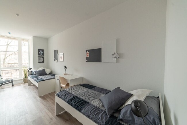 Building Photo - Rise at Berkeley