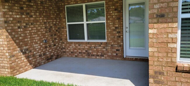 Building Photo - 20 Rivertown Rd