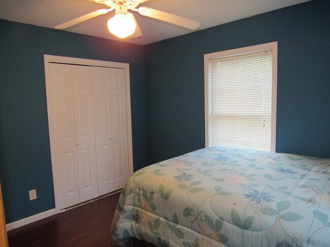 Building Photo - 142 Roanoke Dr