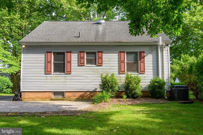 Building Photo - 3205 Cambridge Cir