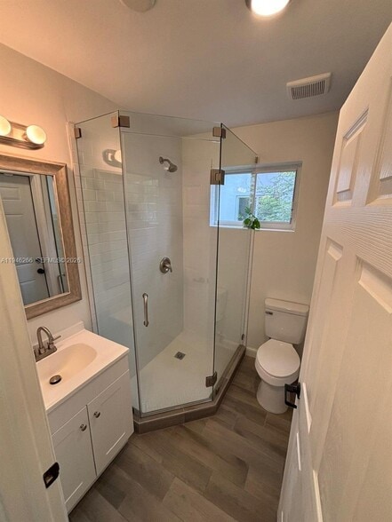 Building Photo - 1426 Arthur St