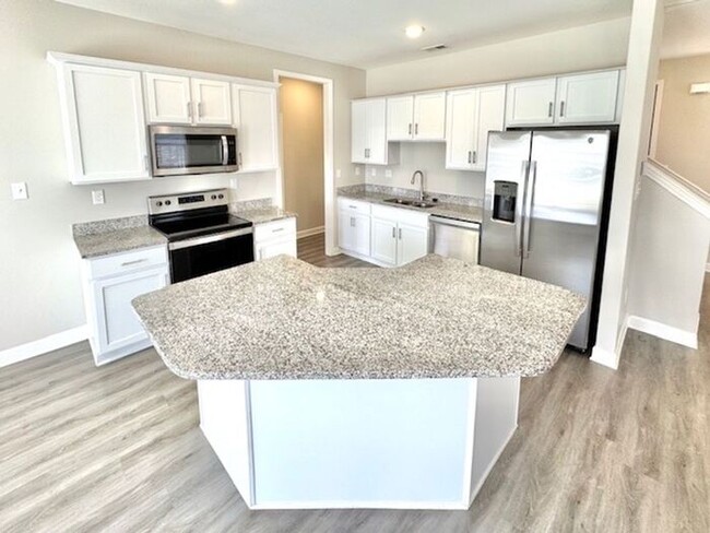 Building Photo - Now Leasing a 4-Bedroom 2.5 Bath Home in M...