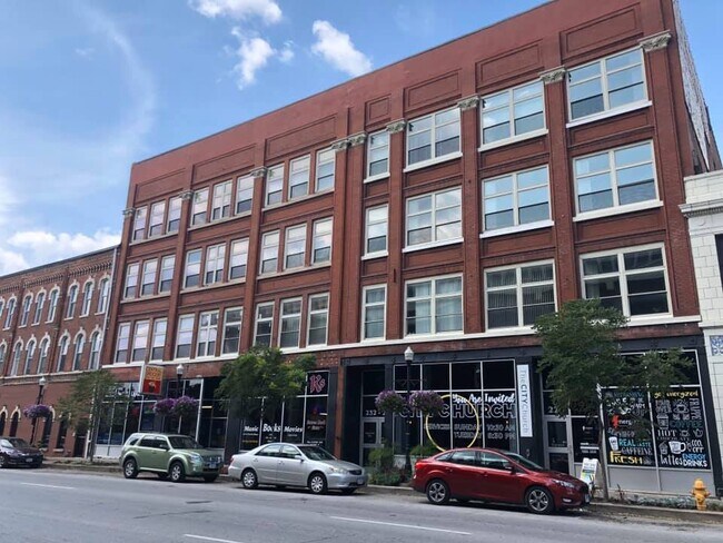 Building Photo - 230 W 3rd St