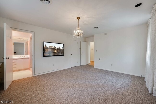 Building Photo - 17 Oxford Dr