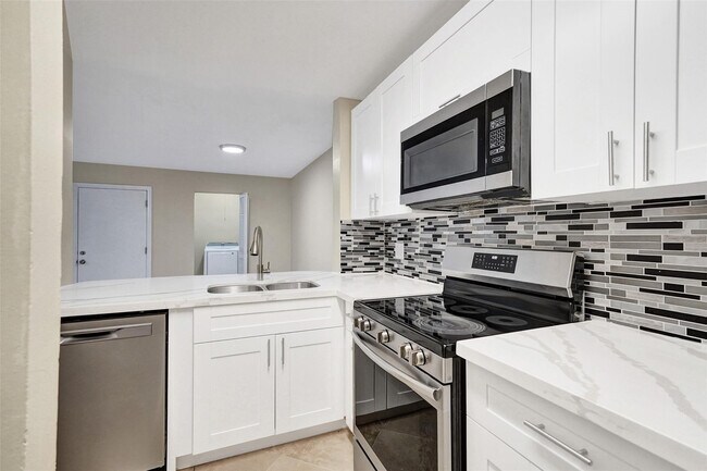 Building Photo - 10733 Cleary Blvd