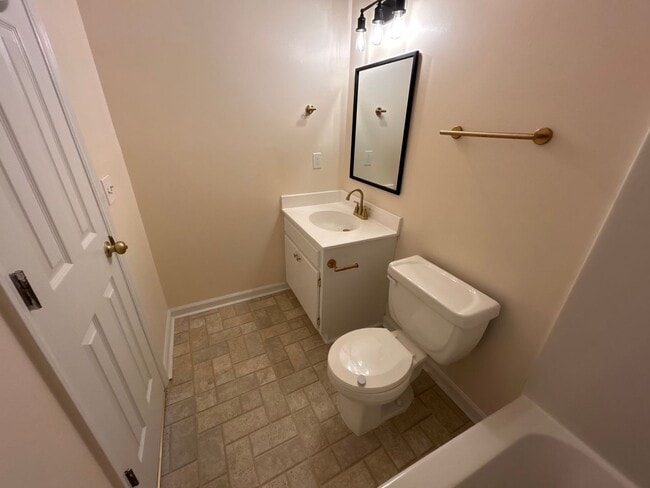 Building Photo - Updated 2 Bed | 2.5 Bath Townhouse in Clayton