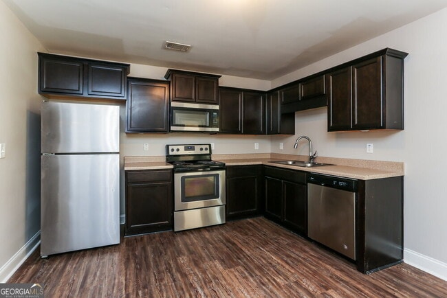 Building Photo - 113 Colony Park Ln