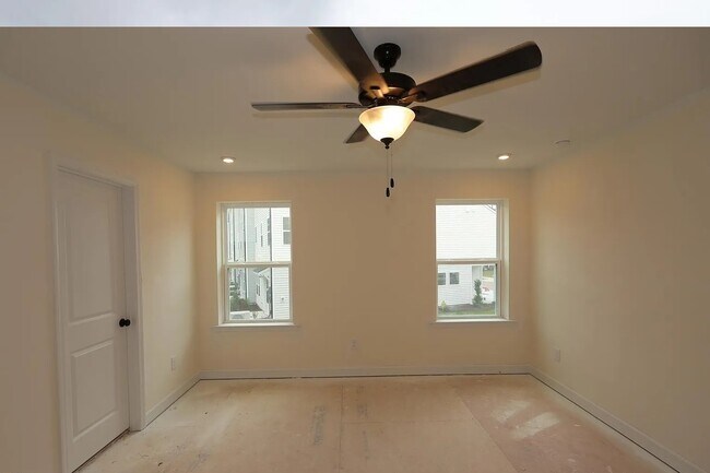 Building Photo - 6973 Doddridge Ln