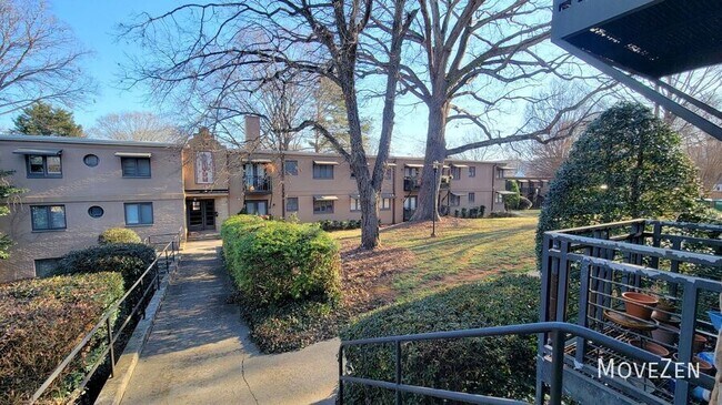 Building Photo - 2425 Vail Ave