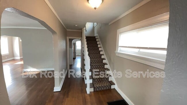 Building Photo - 1303 Kumler Ave