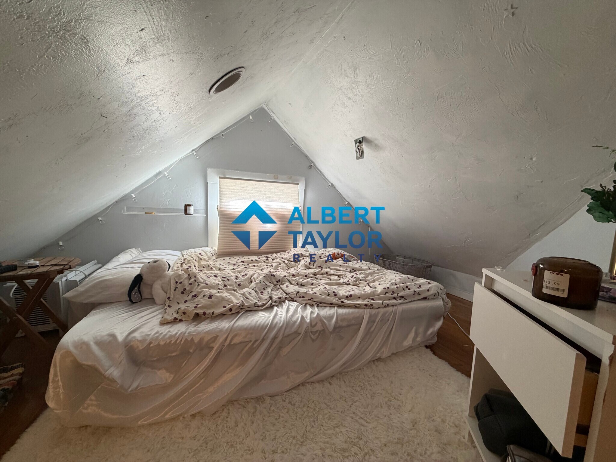 Bedroom 6 - 45 Cherokee St