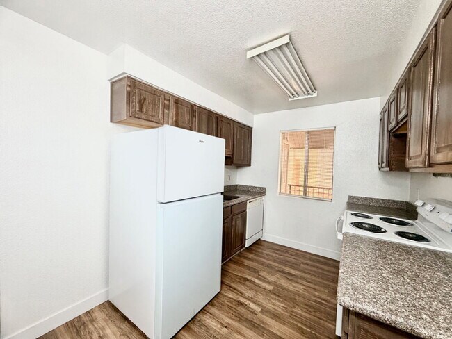 Building Photo - Las Vegas Guard-Gated Condo for Rent | Bella Vita Community | 1 Bedroom Upstairs Unit