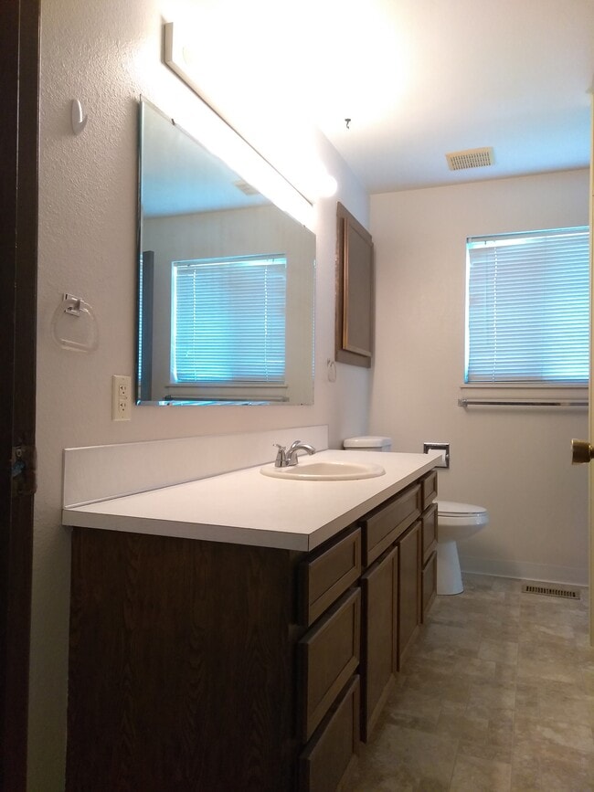 Building Photo - 5555 N Millrun Ave