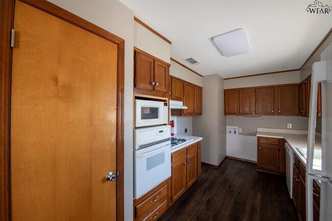 Building Photo - 4448 Cunningham Dr