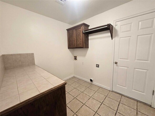 Building Photo - 16001 Korie Dr