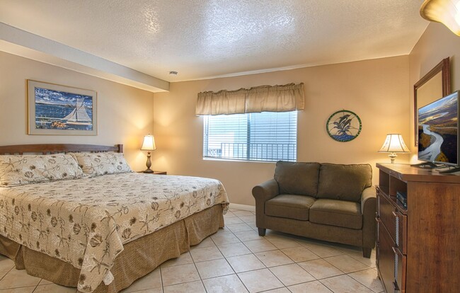 Building Photo - 3703 Seashore Dr