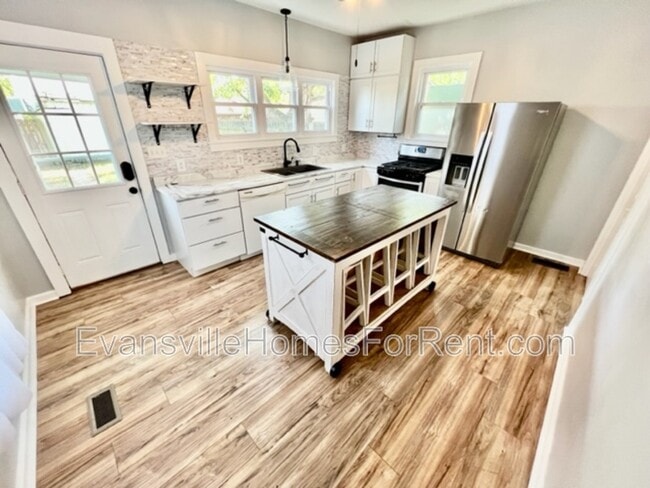 Building Photo - 1618 Stinson Ave