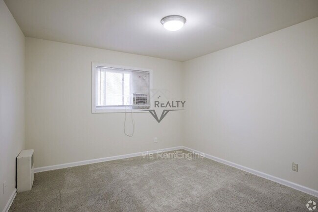 Building Photo - 14400 Gemstone Dr