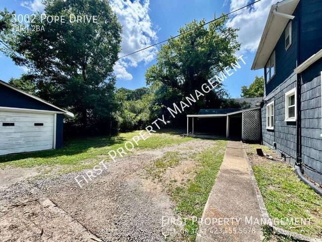 Building Photo - 3002 Pope Dr