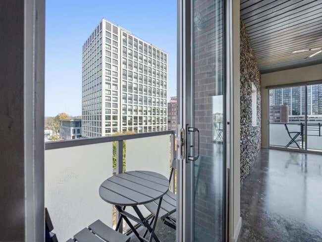 Building Photo - 620 Glen Iris Dr NE