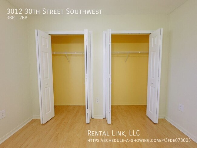 Building Photo - 3012 30th St SW