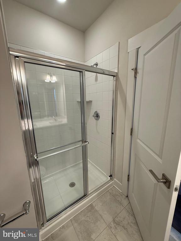 Building Photo - 253 Armenian Oak Dr