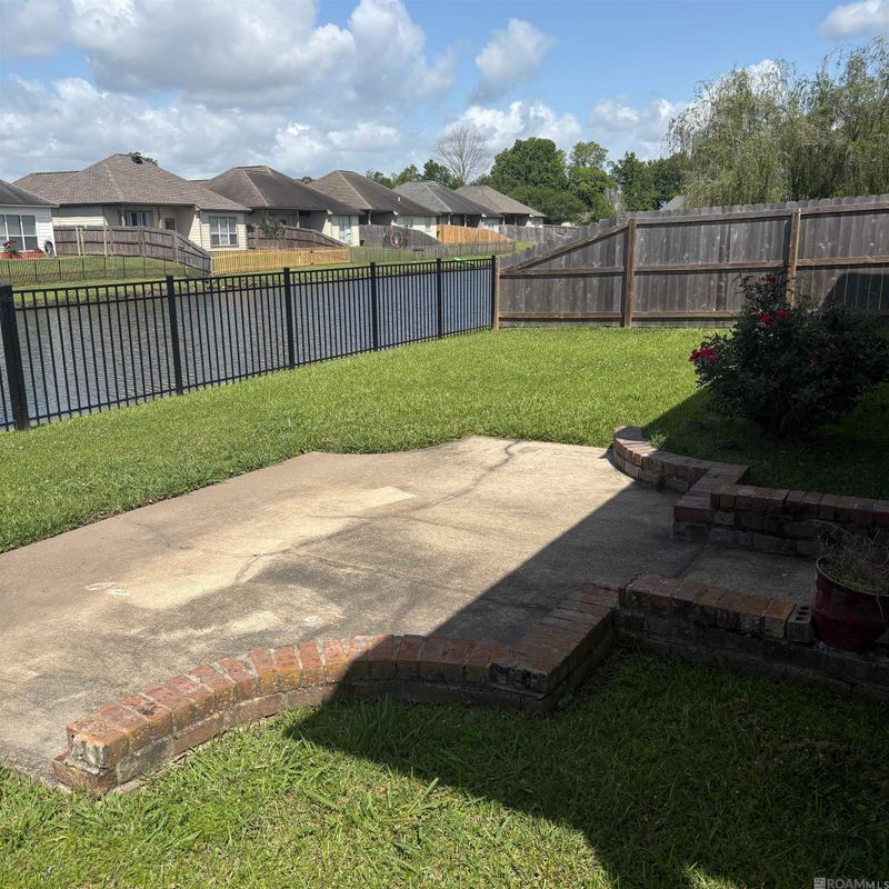 Building Photo - 2924 Nicholson Lake Dr