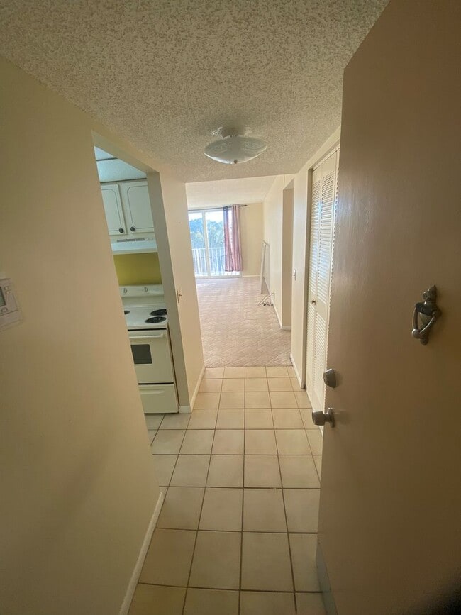 Building Photo - 480 Executive Center Dr