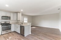 Building Photo - 401 Hedgewood Dr
