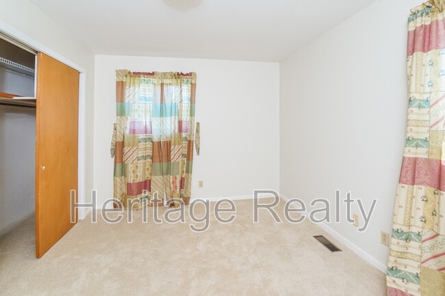 Building Photo - 5705 Haynes-Sterchi Rd