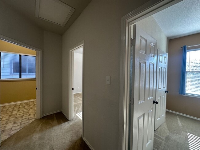 Building Photo - Stone Oak home for rent in gated community