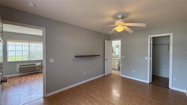Building Photo - 871 Orchid Dr