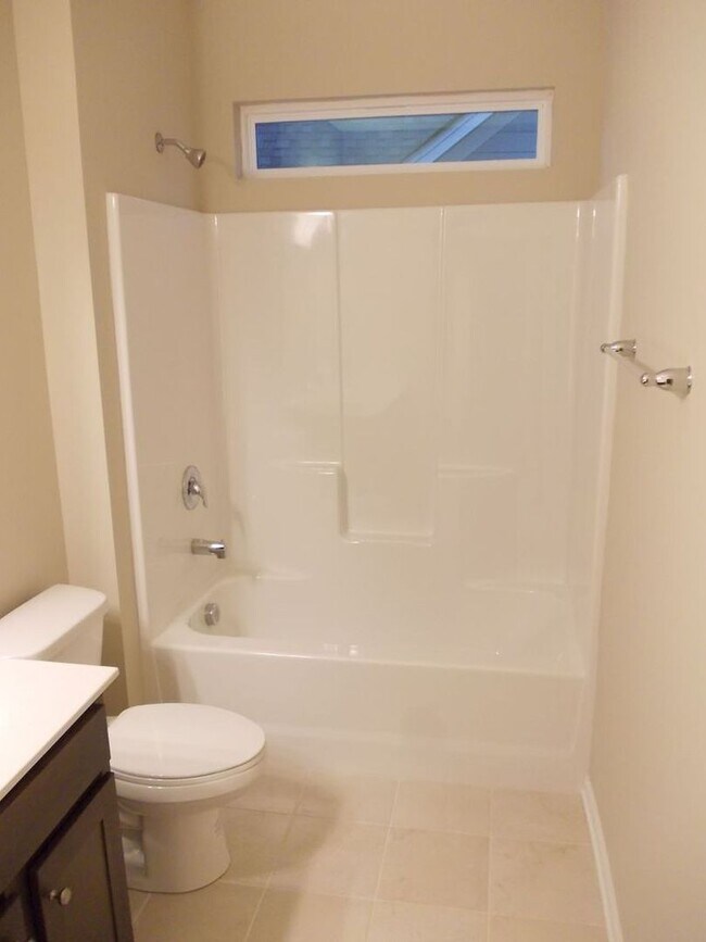 Building Photo - Spacious 4 Bedroom Home in Cox Mill School...