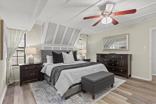 Building Photo - 10023 Olmos Dr