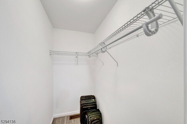Building Photo - 82 Autumn Ln