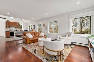 Building Photo - Year-round 3-Bedroom Home in Rockport