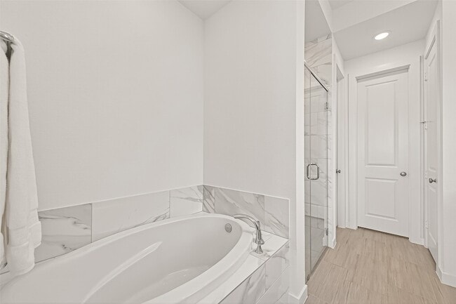 Building Photo - 7427 Compass Dr