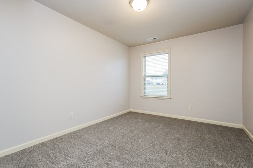 Building Photo - 3219 Puritan Way