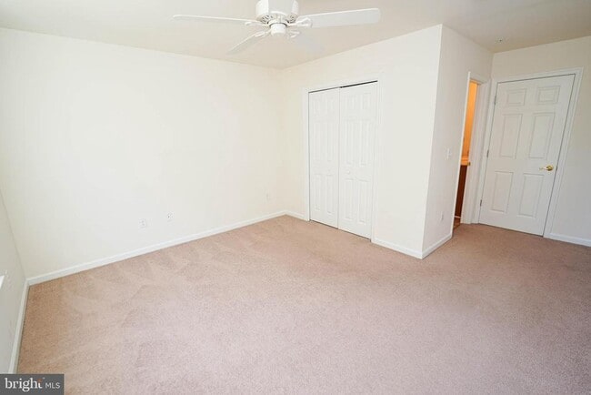Building Photo - 403 Parkview Ct