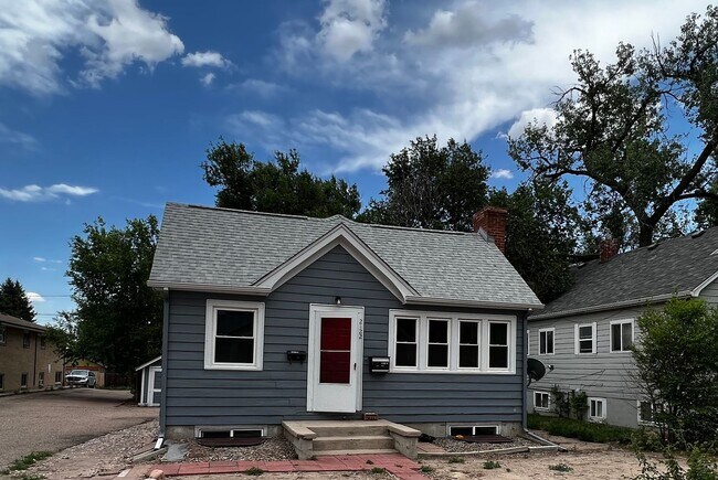 Building Photo - 8th2122 (CW-NB)