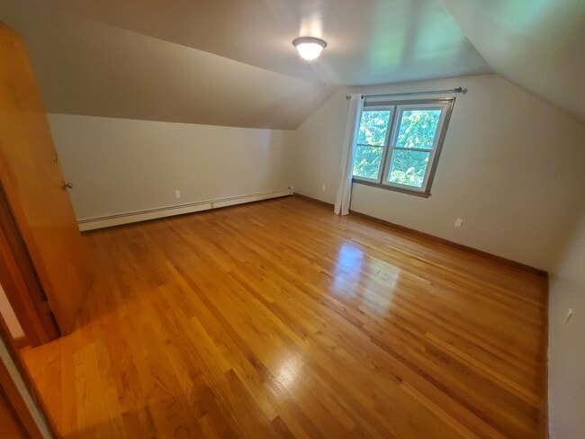 Building Photo - 36 N Maple St