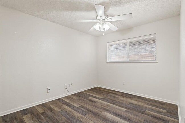Building Photo - 8421 Fathom Cir