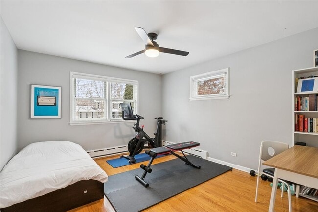 Building Photo - 825 Highview Terrace