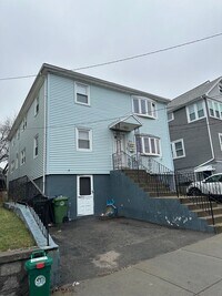 Building Photo - 28 Olcott St