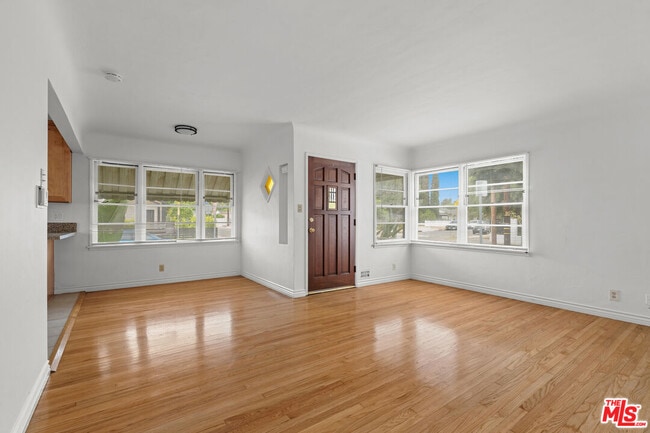 Building Photo - 3600 Kelton Ave