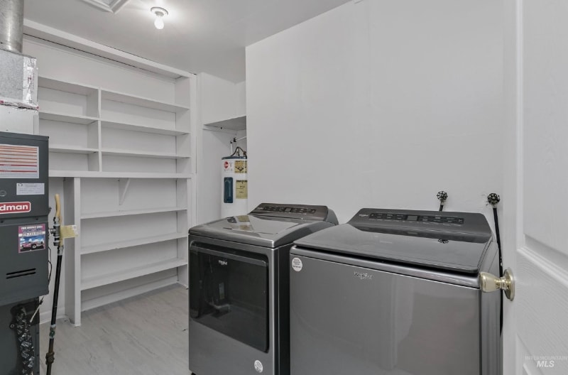 Building Photo - 570 N 8th E