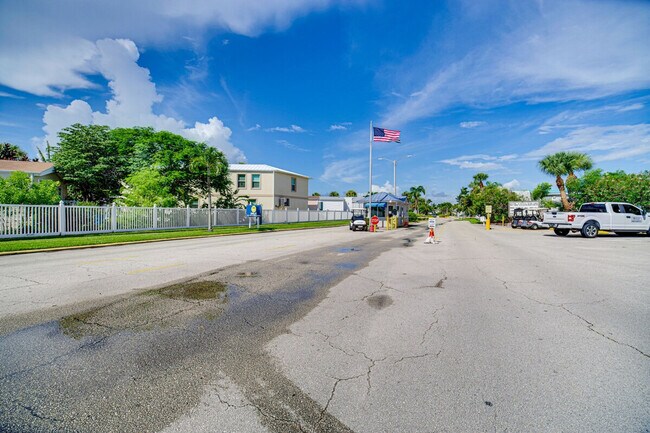 Building Photo - 1161 Nettles Blvd